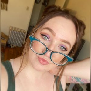 Meet your Posher, Cecilia